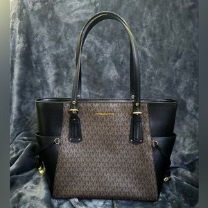Michael Kors Voyager tote black and brown
